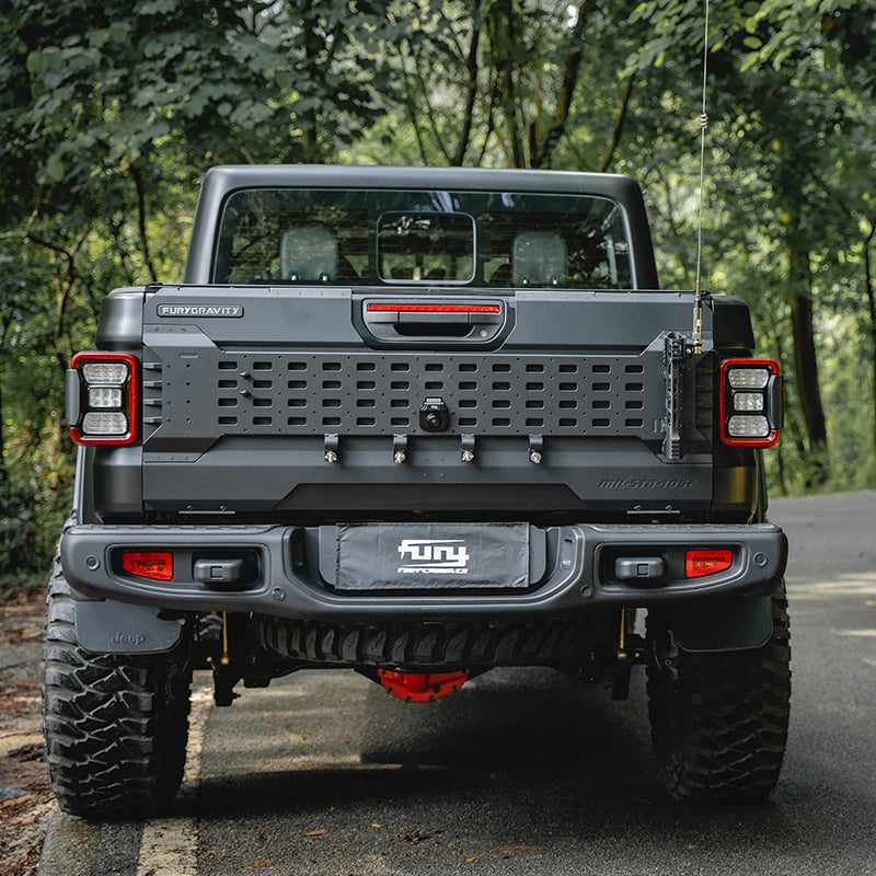 Multifunctional tailgate expansion panel for Jeep Gladiator JT